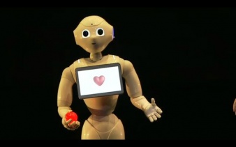 В Японии представлен первый в мире робот, распознающий человеческие эмоции.